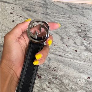 Size 90-36 Flawless Gucci skinny belt